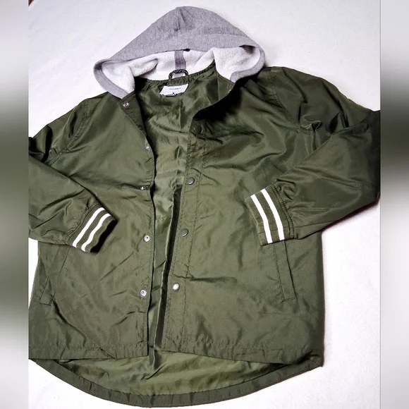 Old Navy Olive Light Jacket with Charcoal Details - Picture 2 of 4
